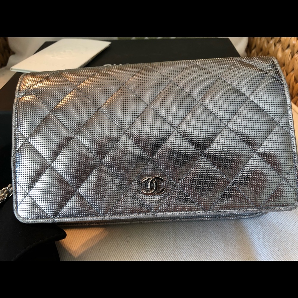 AUTHENTIC!!!  CHANEL QUILTED WALLET ON A CHAIN - Picture 11 of 14
